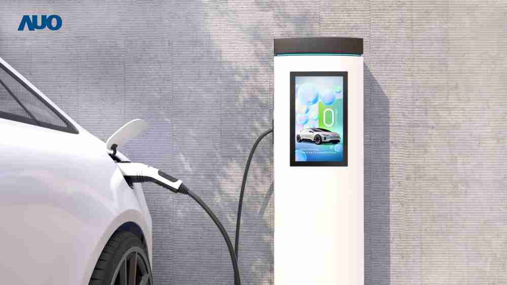 友達〝EVSE車用充電樁解決方案〞專為電動汽車充電樁設計，，具有高亮度、、、克服戶外艱難環境的耐溫、、、耐紫外線等特性，，，並搭載散熱性及擴充性強的高效能工業電腦，，，，可實現人機互動訴求，，，如資訊顯示、、、支付等應用