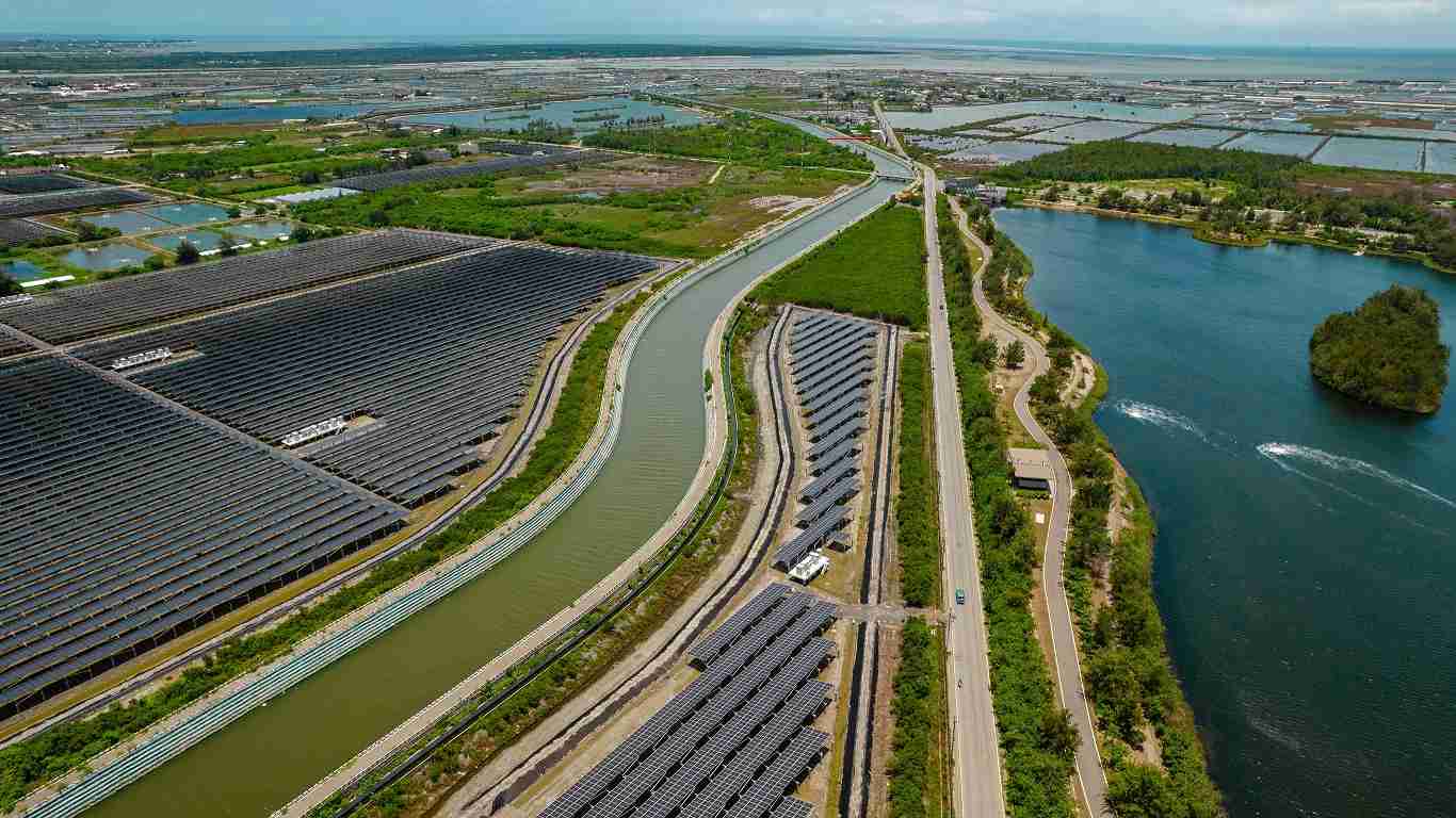 银河集团能源事业提供智慧能源管理、、、、太阳能监控管理、、、全方位电厂建置及运维解决方案，，并拥有管理超过6000案场的经验