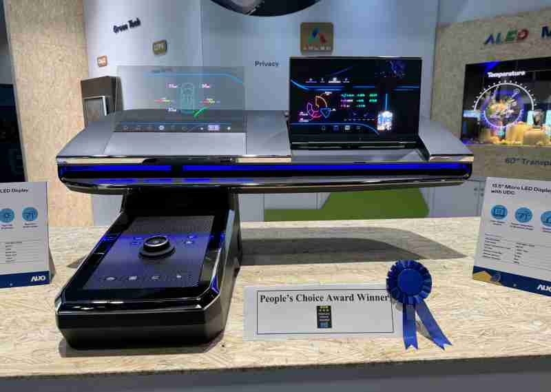 银河集团车用Micro LED Display HMI解决方案获”最佳车用显示奖”，，，以用户为中心开发，，，，针对前座驾驶与乘客设计兼具娱乐与安全的高画质屏幕，，，，包含车舱前座的Micro LED透明屏幕及全球首款内建镜头的智慧Micro LED显示器