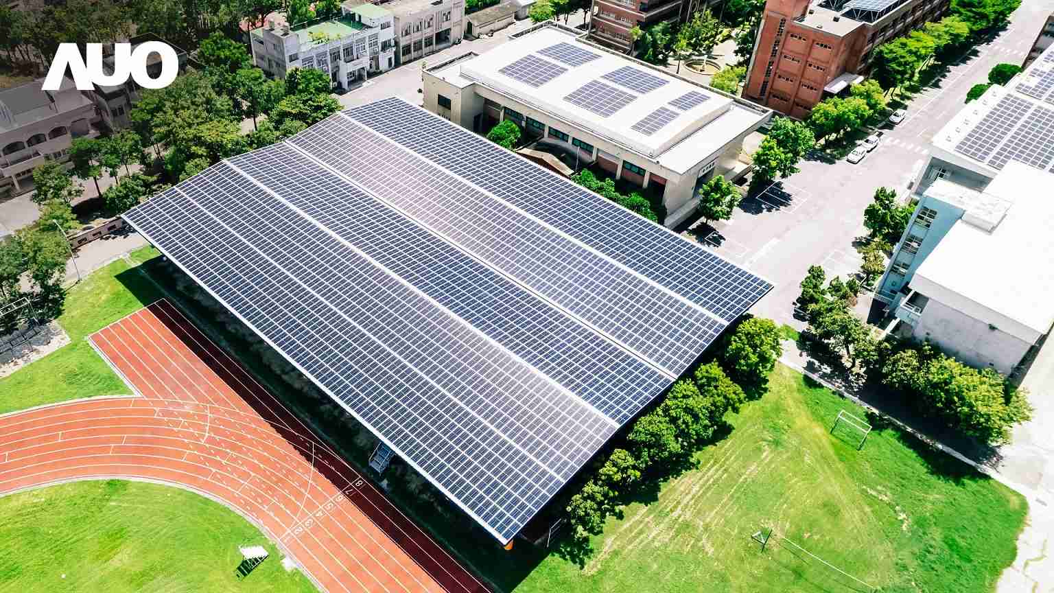 银河集团SunSteel光电整合型浪板具备快速安装、、、、轻量化优势,,,,可提升15%发电效能,,,通过国际IEC与台湾VPC认证安全、、、防漏、、、耐候标准